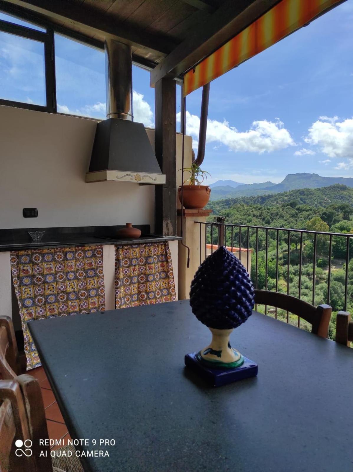 B&B Il Padrino Savoca Exteriör bild