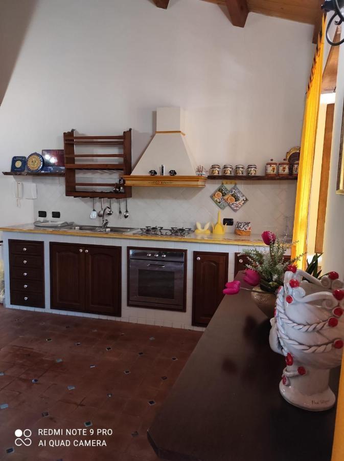 B&B Il Padrino Savoca Exteriör bild