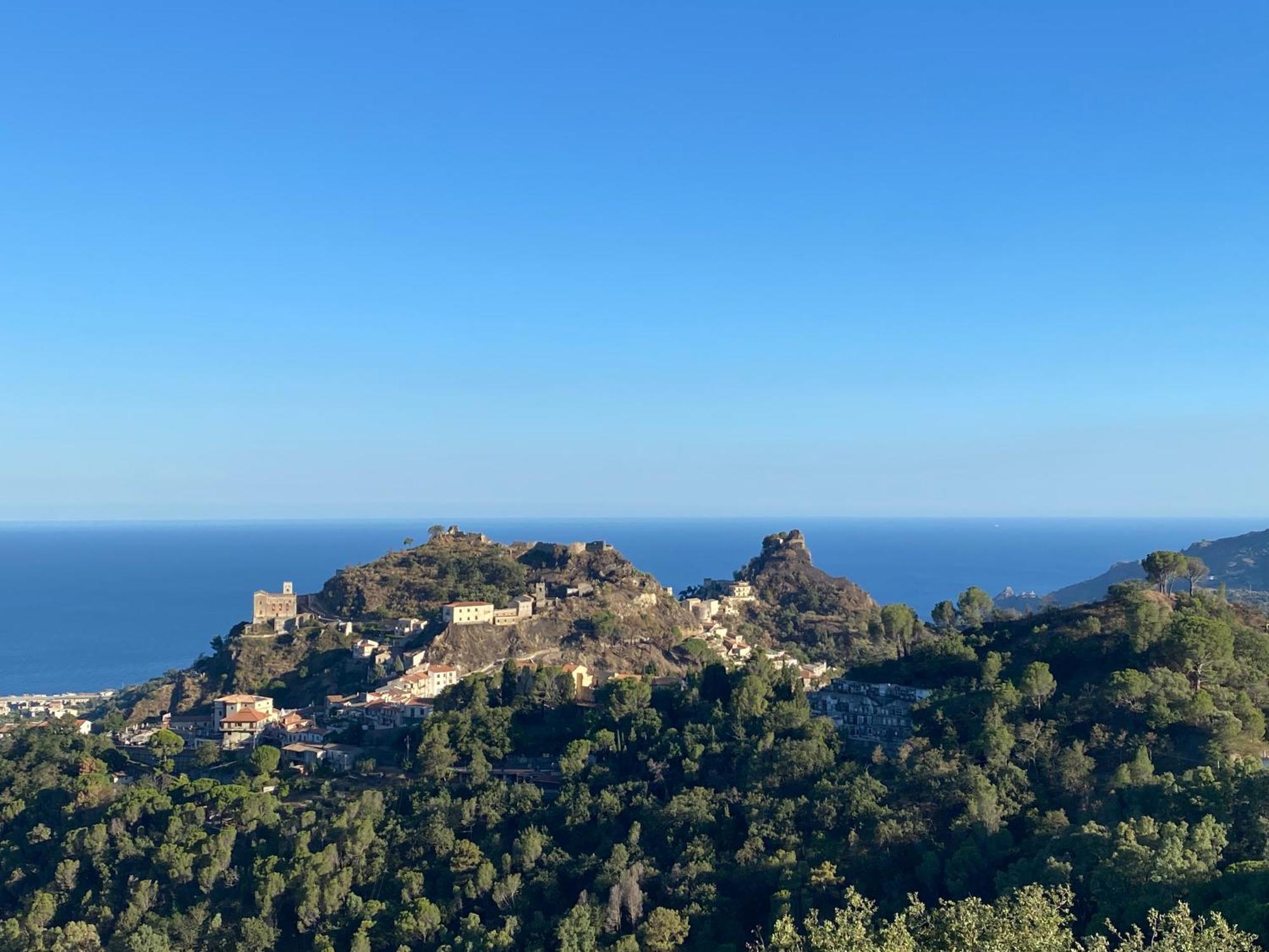 B&B Il Padrino Savoca Exteriör bild