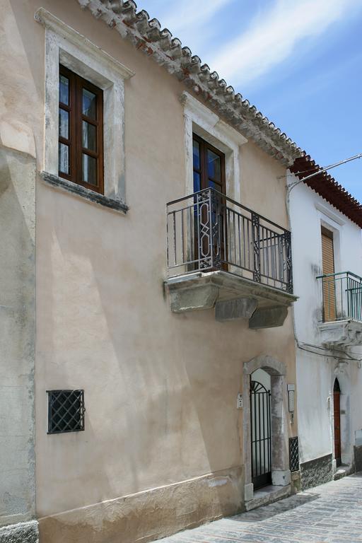 B&B Il Padrino Savoca Exteriör bild
