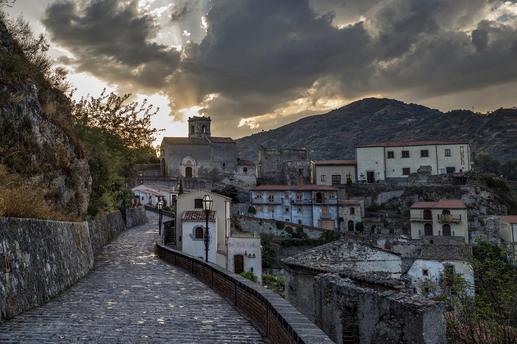 B&B Il Padrino Savoca Exteriör bild